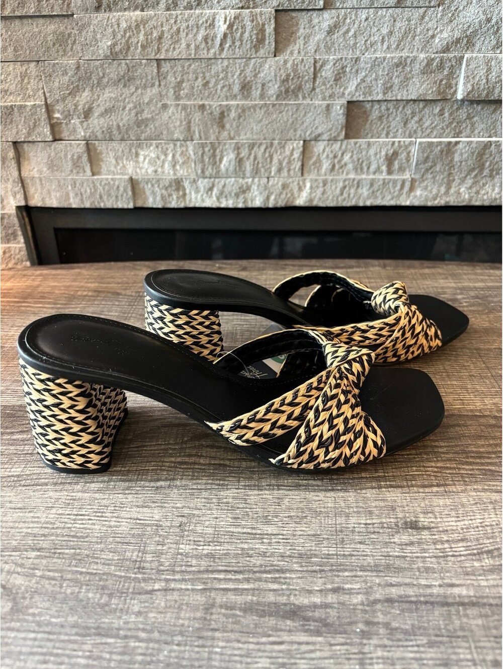 Universal Thread Sandals - Picture 3 of 6